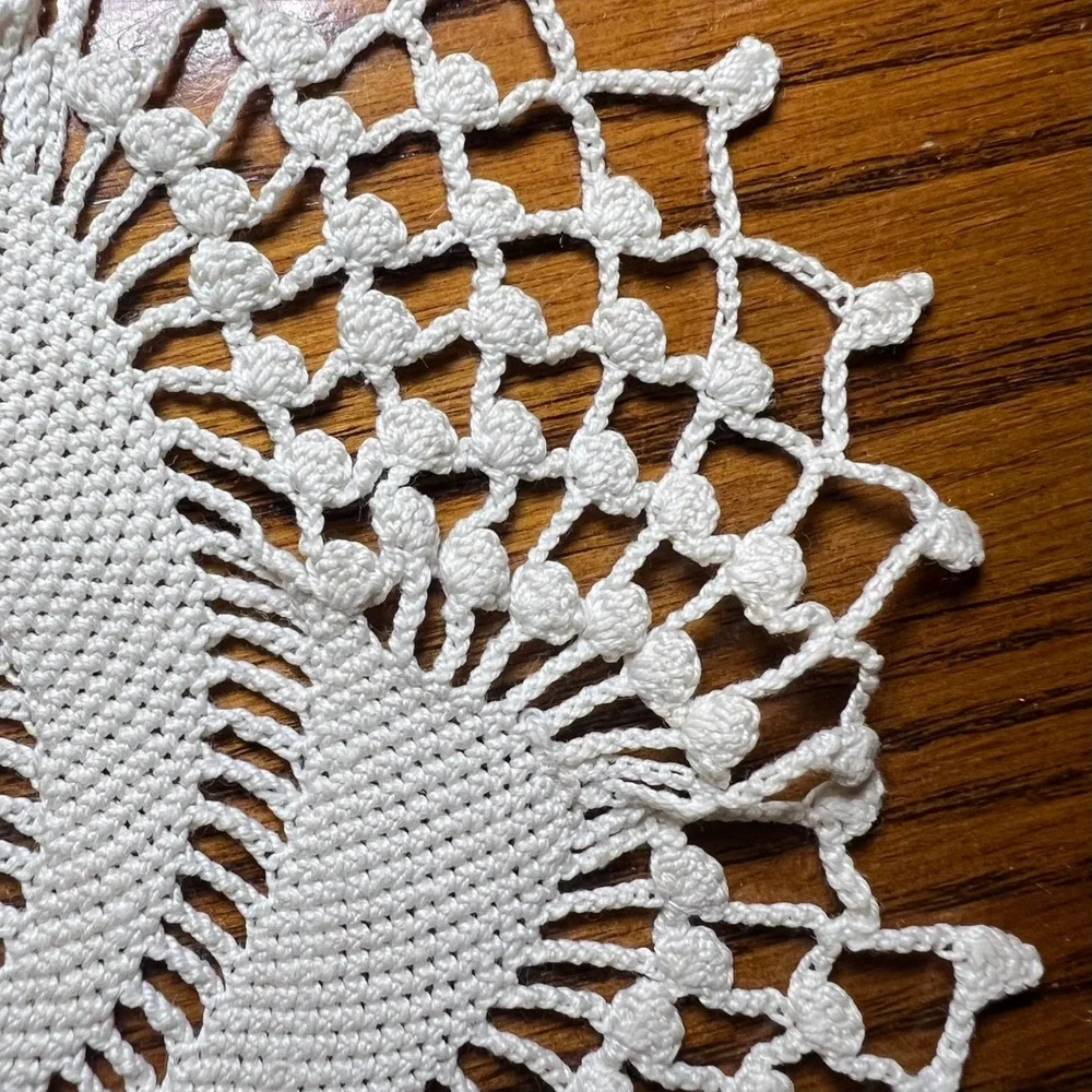 Handmade‎ Crochet Doily Home Decor Spiral Pinwheel Lace Vtg Grandmacore Cottage